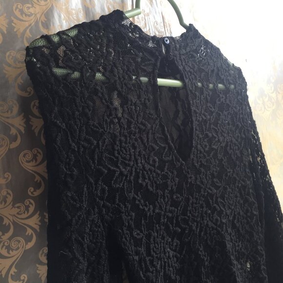 Forever  21 Black All over Lace top Bell Sleeve Keyhole Back Whimsigoth Fairy M - Picture 5 of 11